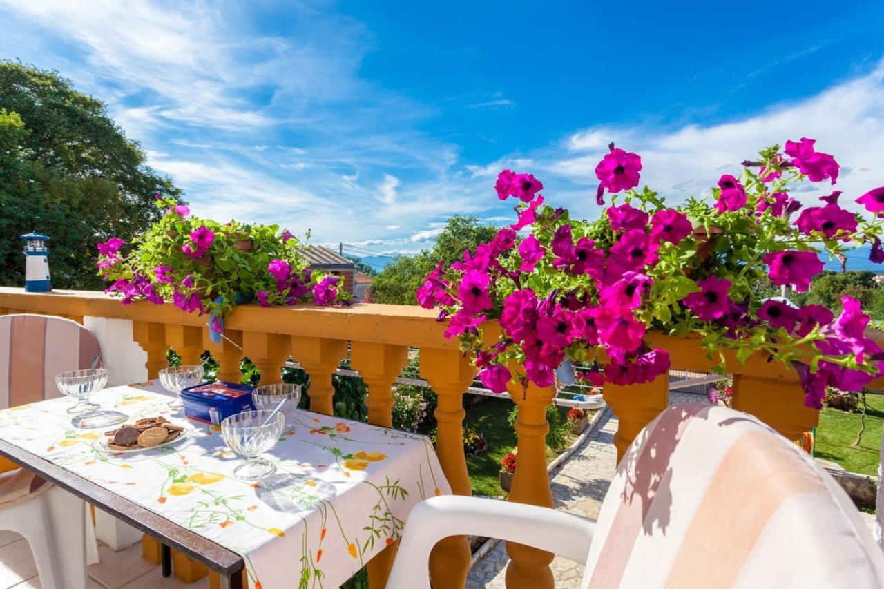 Apartman Luni Sa Bazenom - Malinska, Sveti Anton Sveti Anton  Ngoại thất bức ảnh