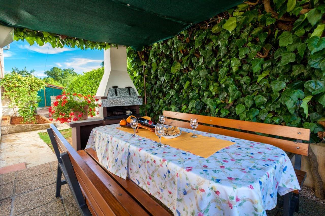 Apartman Luni Sa Bazenom - Malinska, Sveti Anton Sveti Anton  Ngoại thất bức ảnh