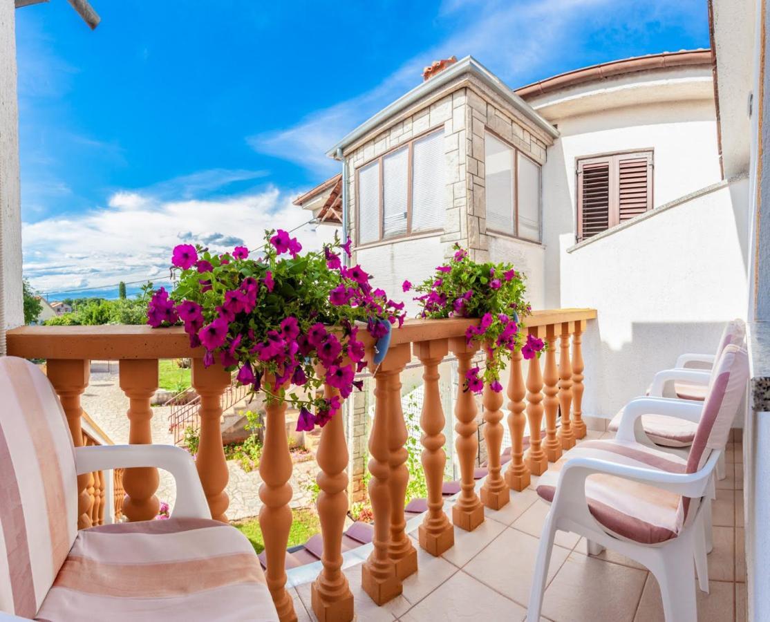 Apartman Luni Sa Bazenom - Malinska, Sveti Anton Sveti Anton  Ngoại thất bức ảnh