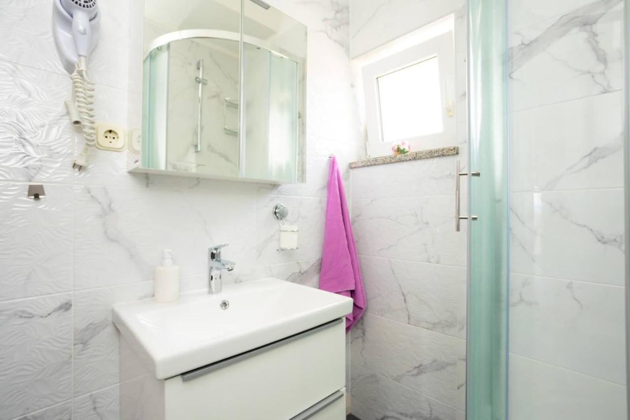 Apartman Luni Sa Bazenom - Malinska, Sveti Anton Sveti Anton  Ngoại thất bức ảnh